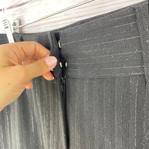 Chico's Women's Black Silver Metallic Pinstripe Trouser Work Dress Pants Size 1 - Picture 3 of 8
